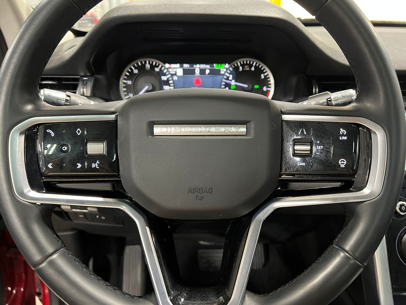 Thumbnail: 2021 Land Rover Discovery Sport - 5