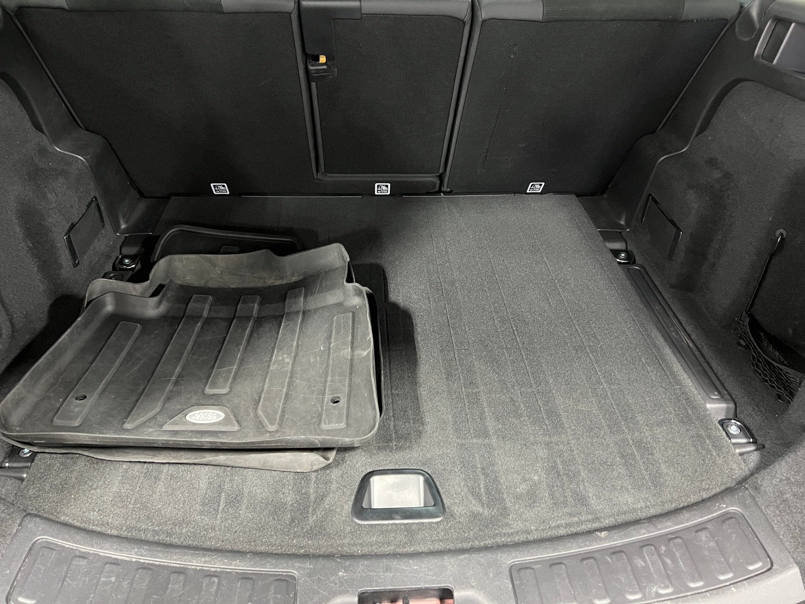 Thumbnail: 2021 Land Rover Discovery Sport - 7