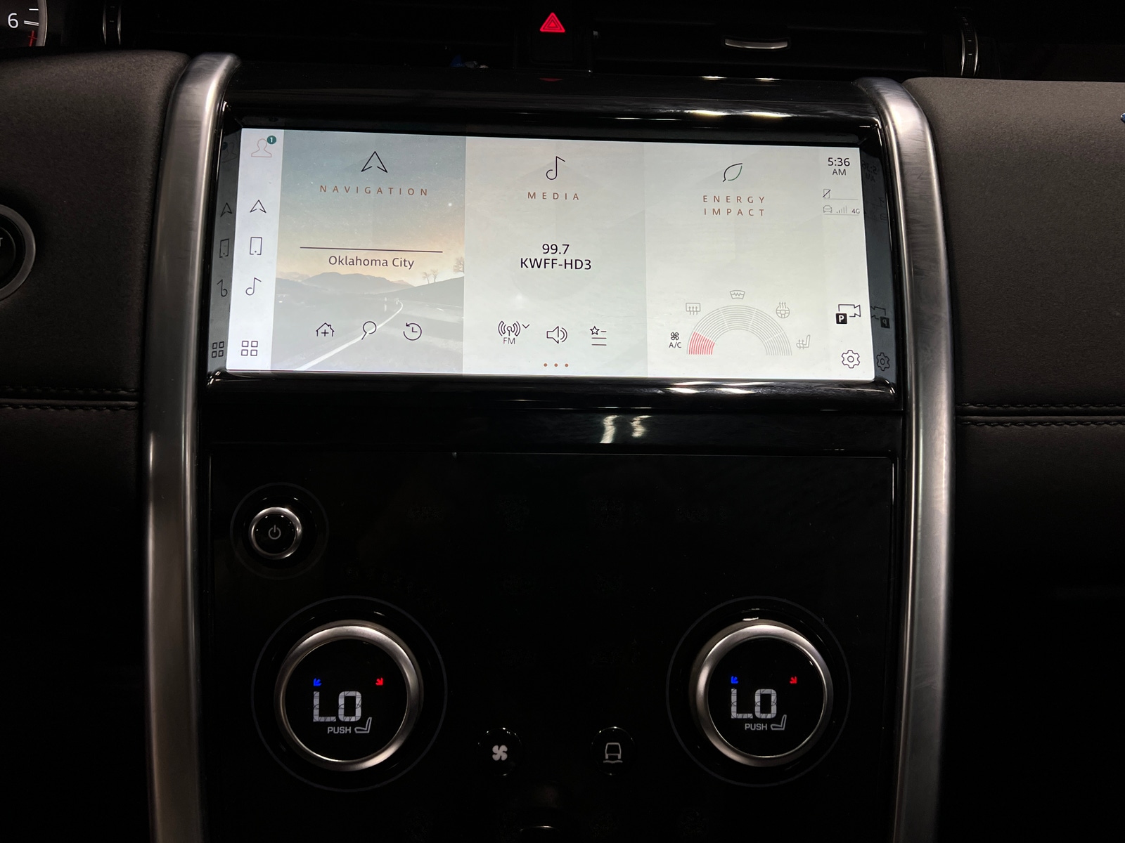 Thumbnail: 2021 Land Rover Discovery Sport - 4