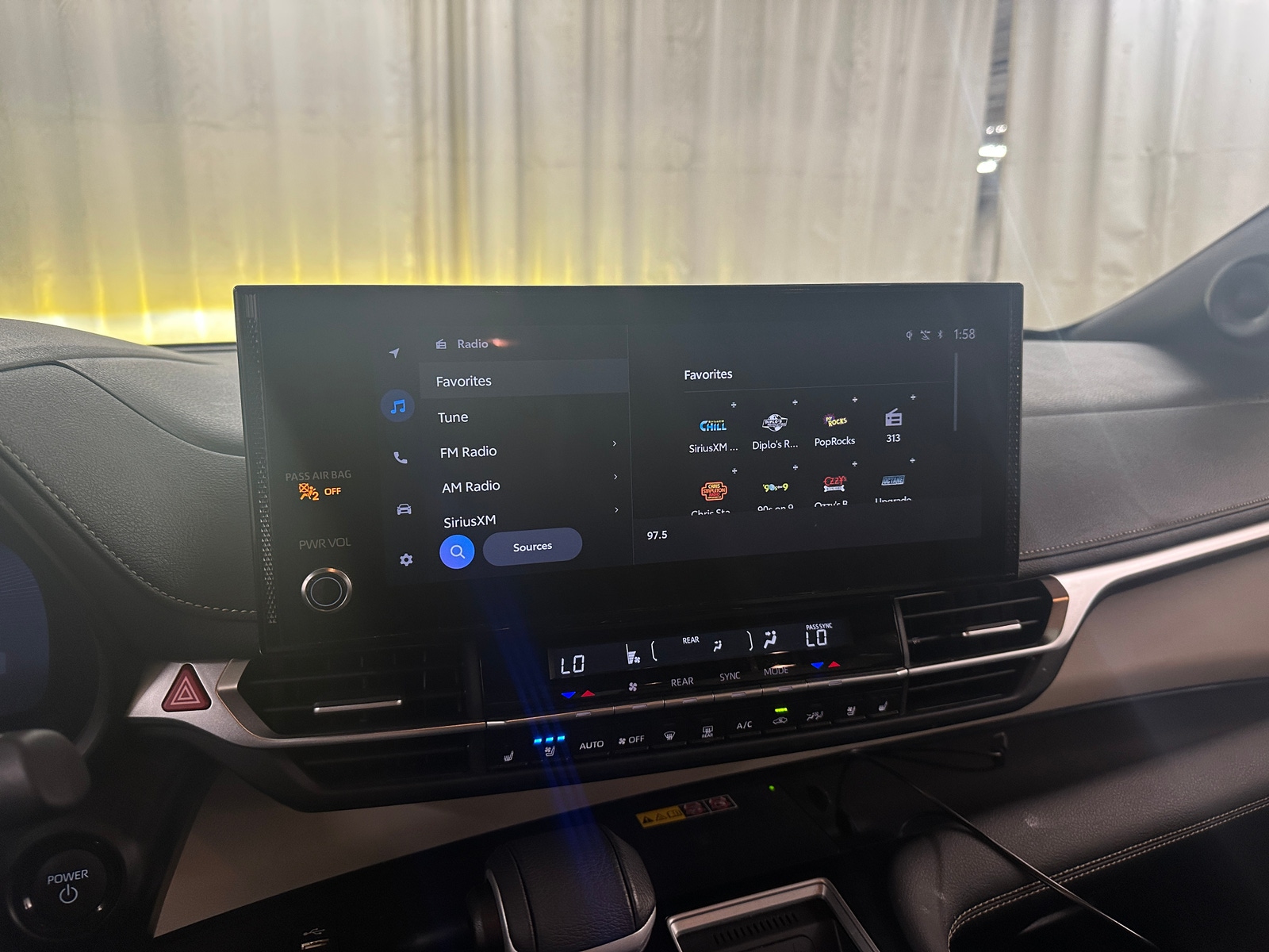 Thumbnail: 2025 Toyota Sienna - 3