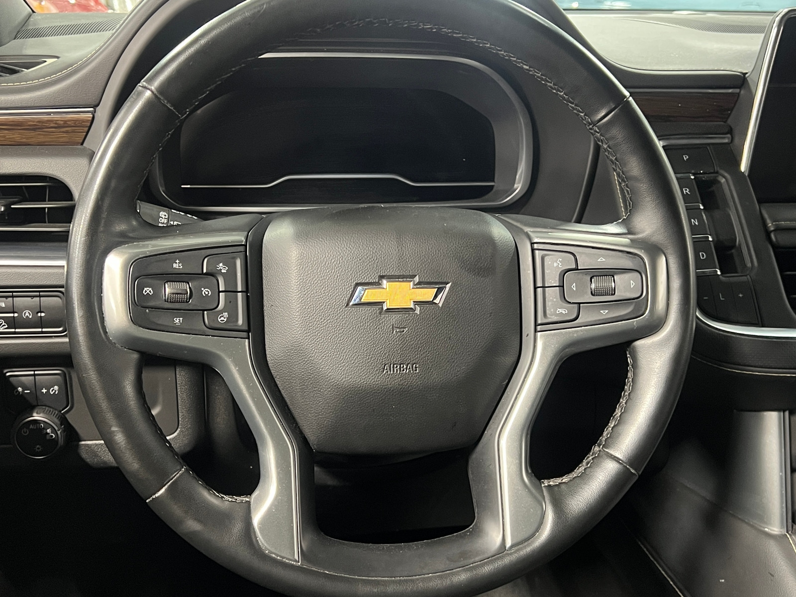 Thumbnail: 2023 Chevrolet Suburban - 4