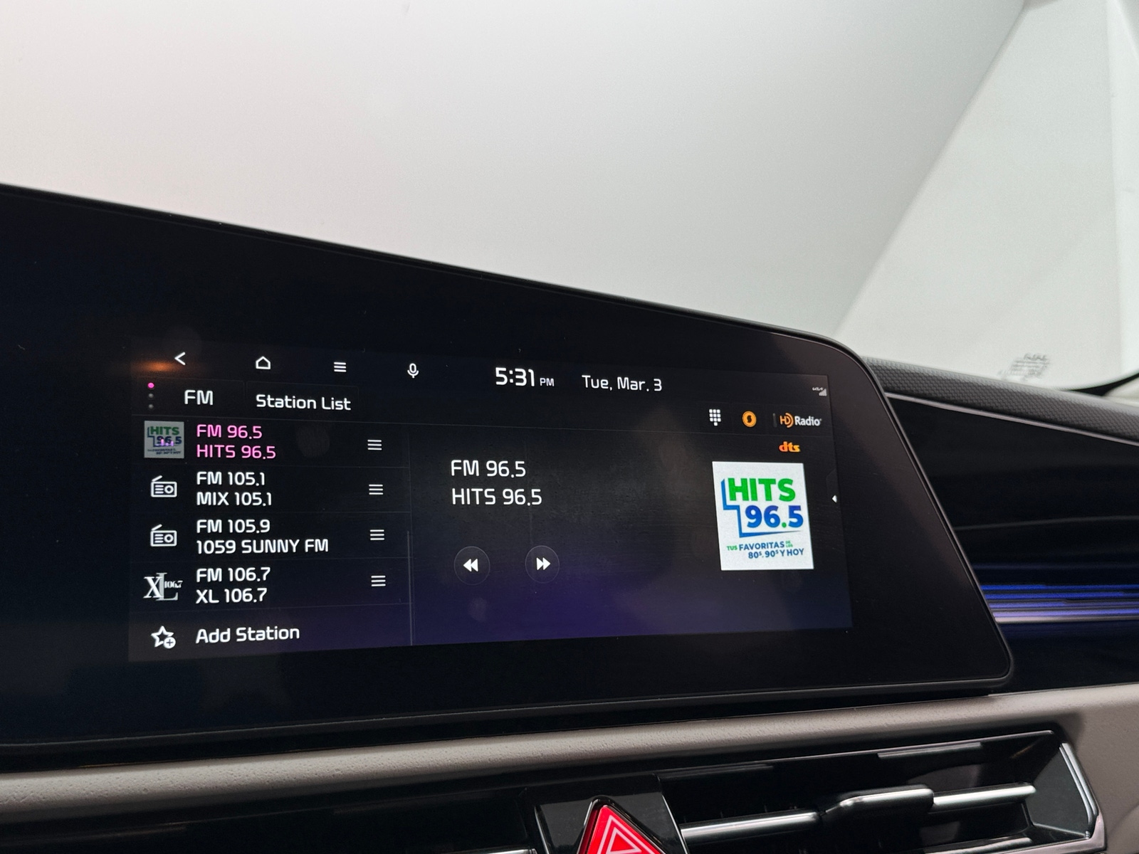 Thumbnail: 2023 Kia Niro - 4