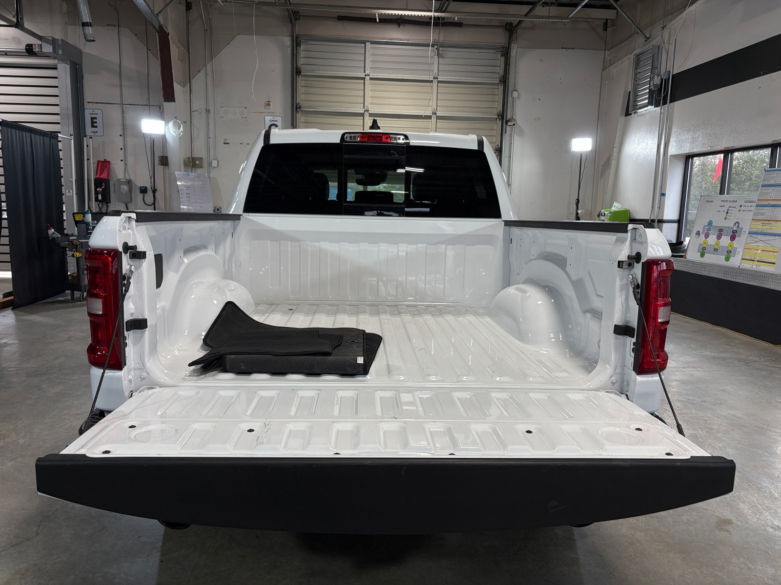 Thumbnail: 2025 RAM 1500 - 6