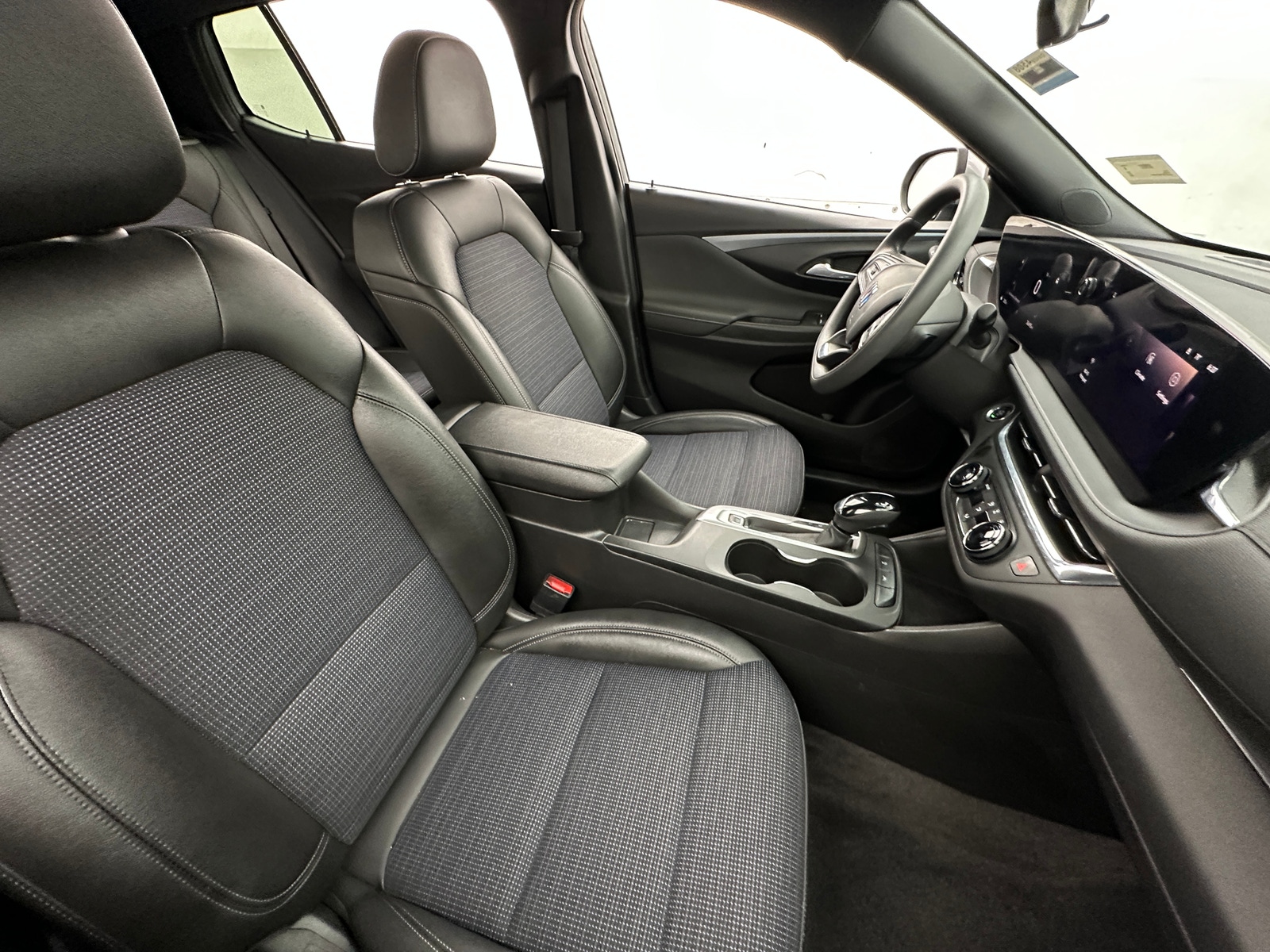 Thumbnail: 2025 Buick Envista - 2