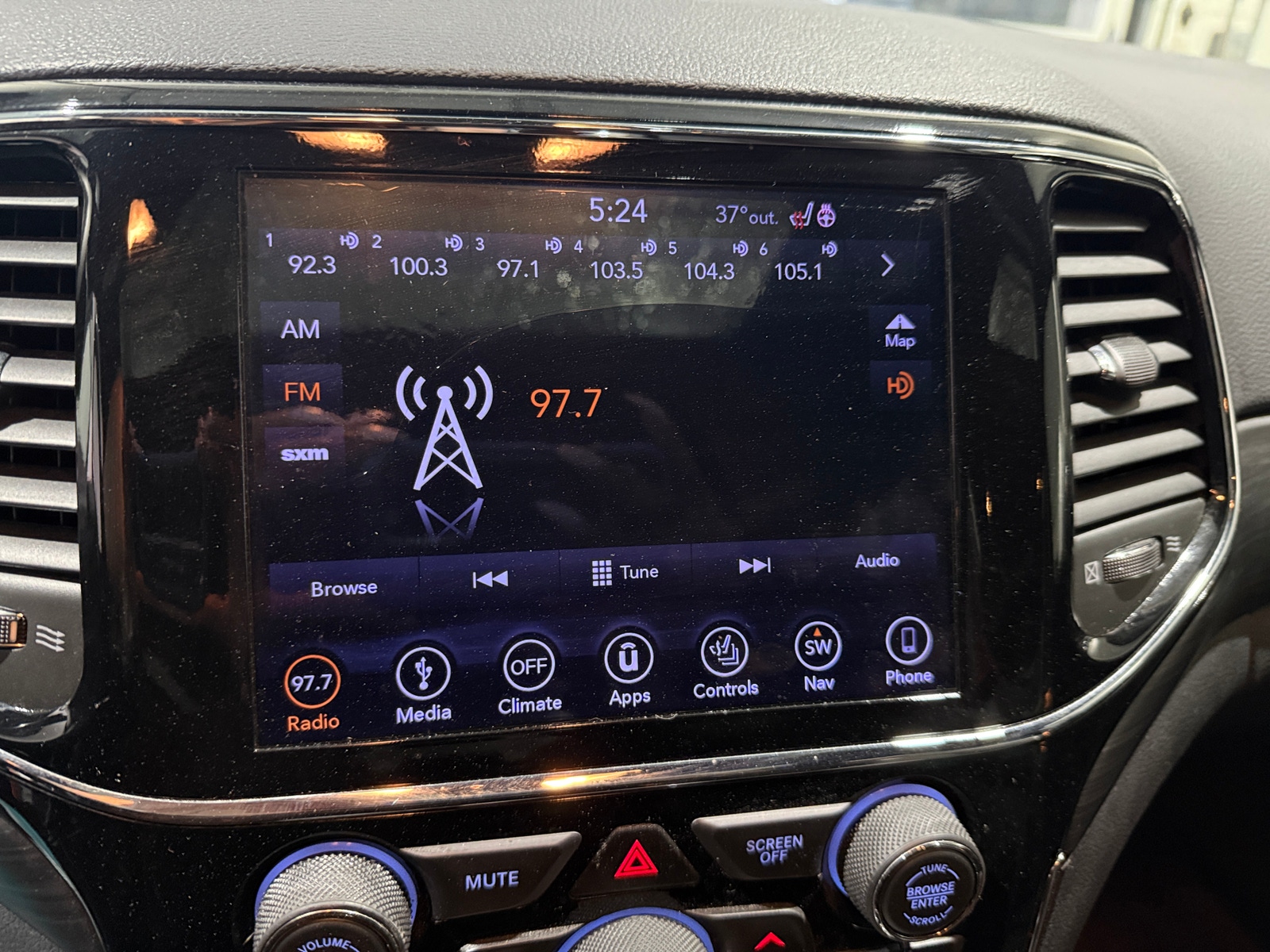 Thumbnail: 2019 Jeep Grand Cherokee - 4