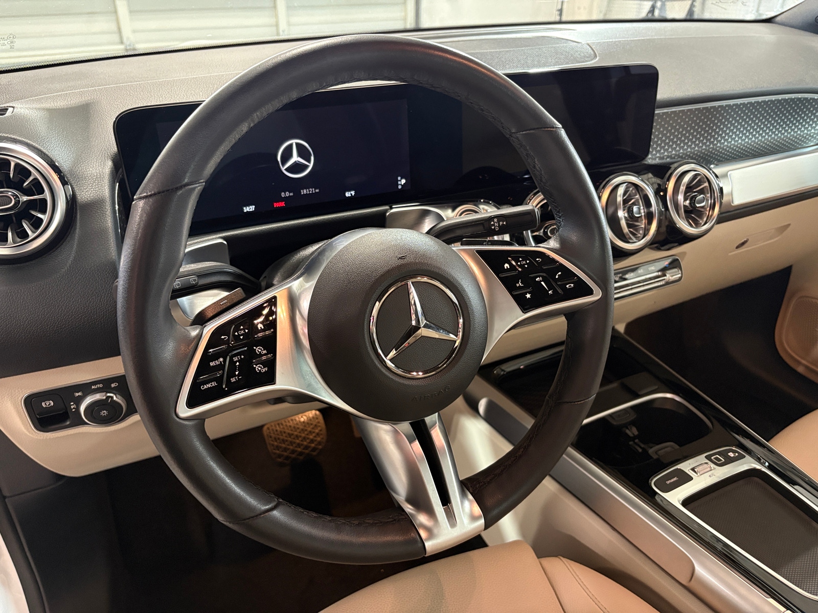 Thumbnail: 2025 Mercedes-Benz GLB - 4