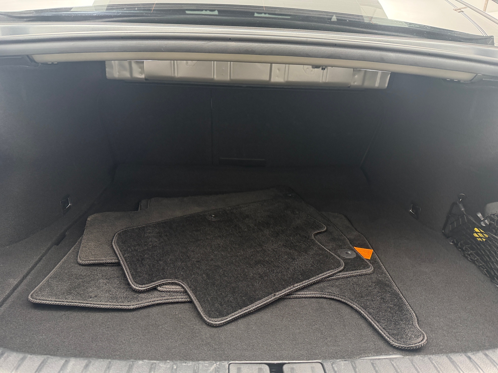 Thumbnail: 2025 Genesis G70 - 6