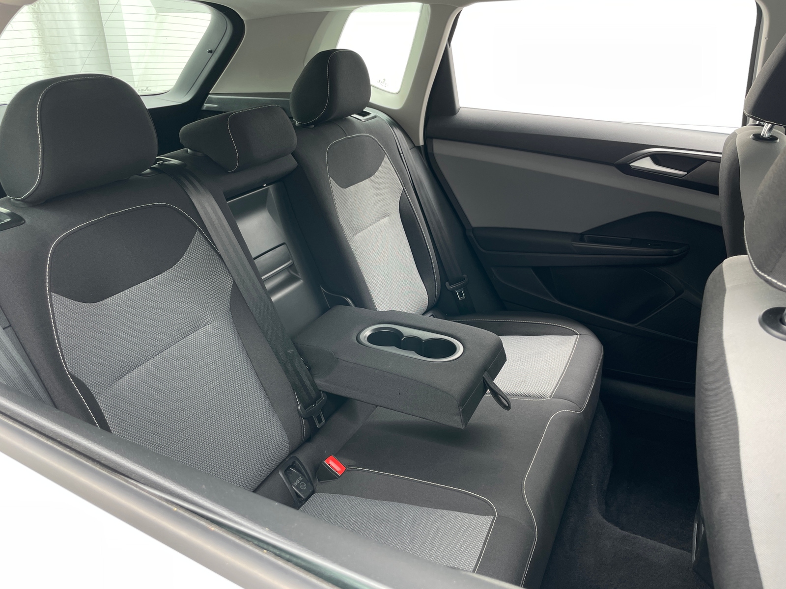 Thumbnail: 2022 Volkswagen Taos - 6