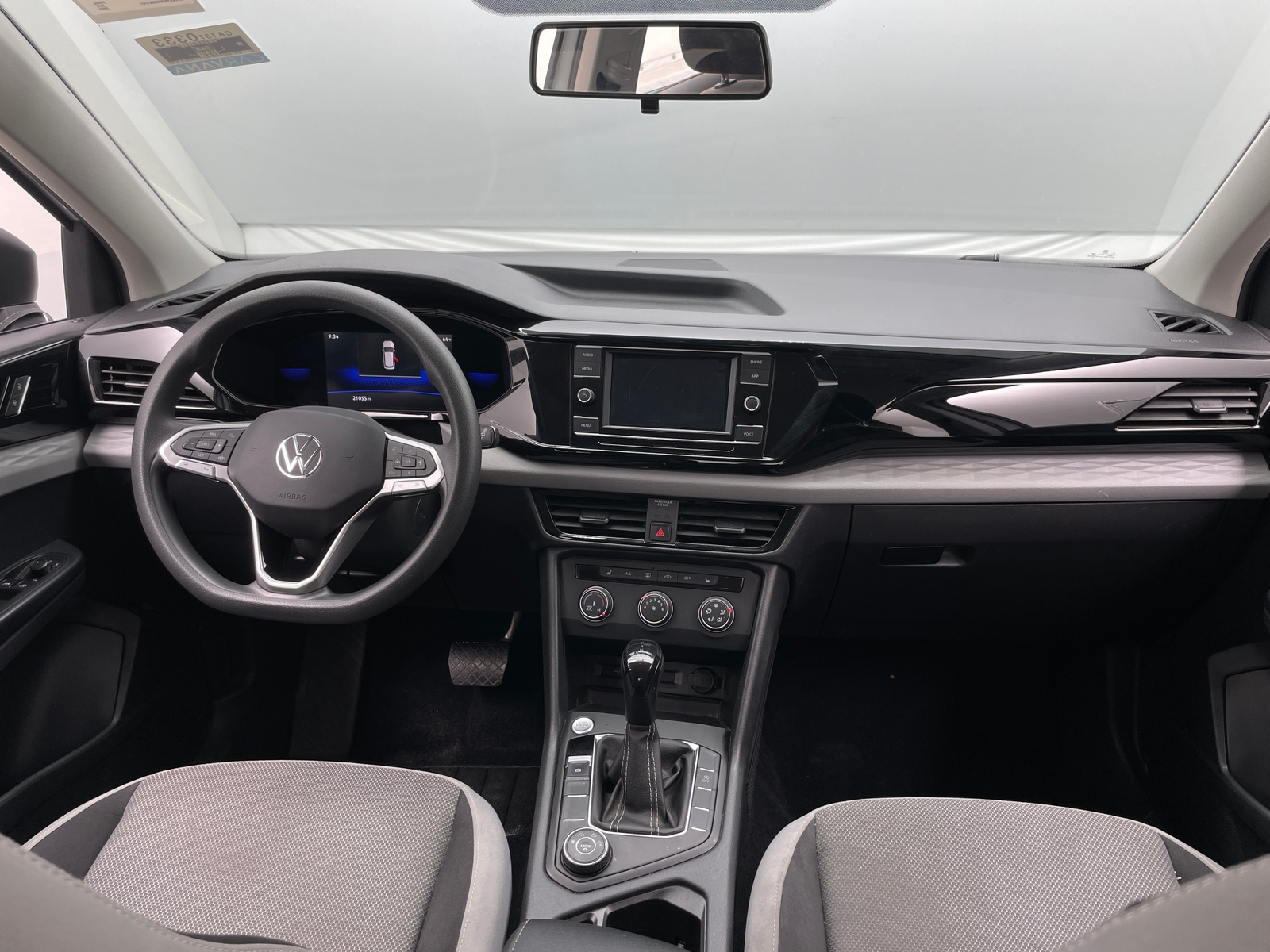 Thumbnail: 2022 Volkswagen Taos - 3