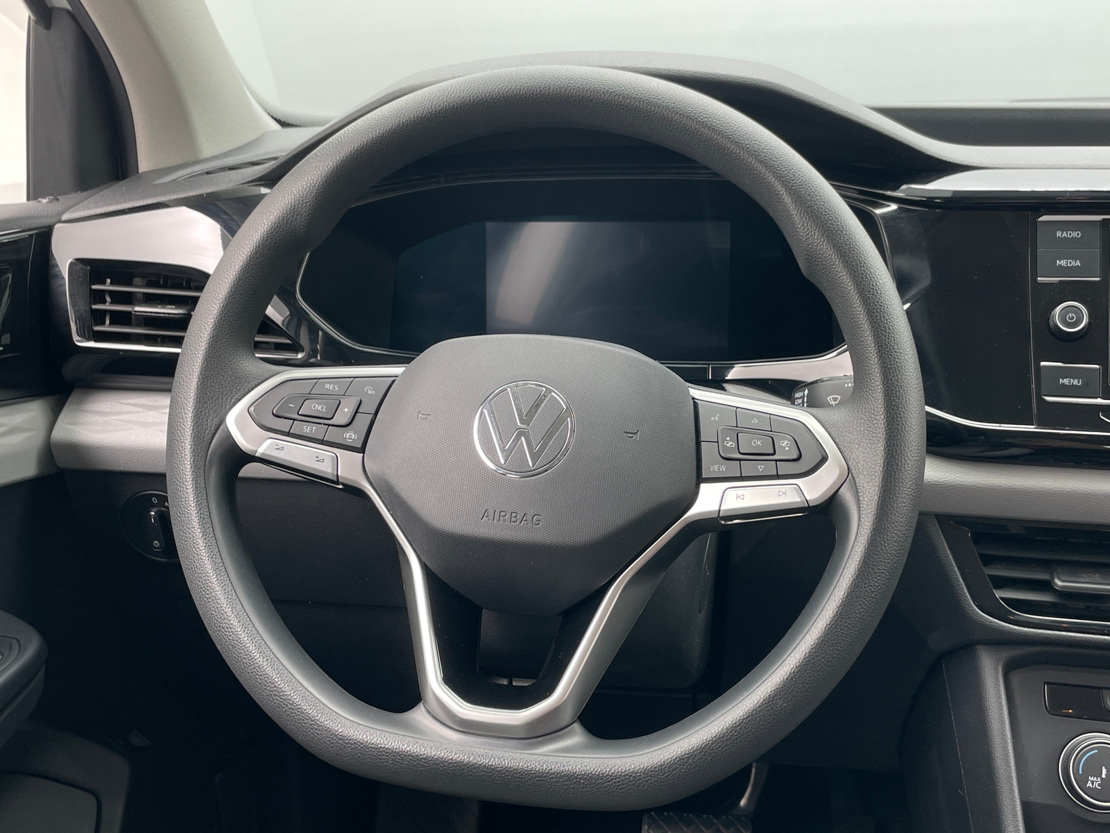 Thumbnail: 2022 Volkswagen Taos - 5