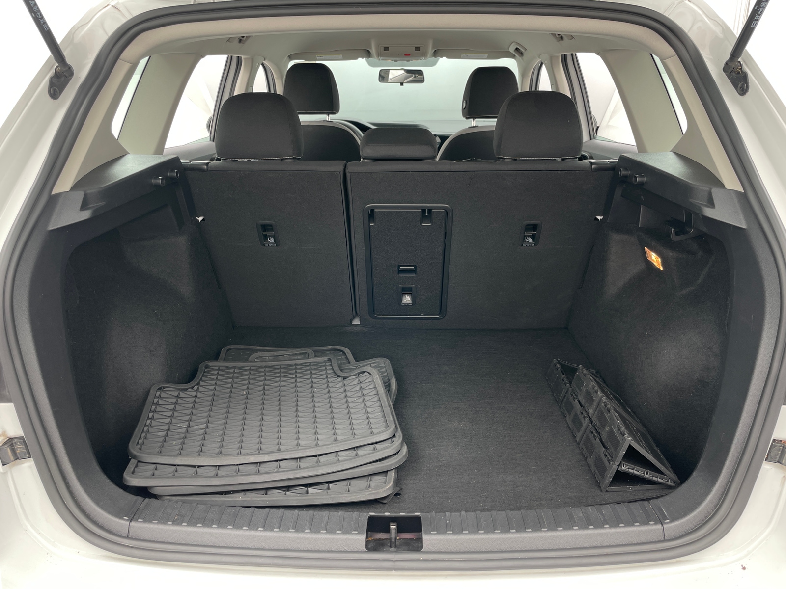 Thumbnail: 2022 Volkswagen Taos - 7