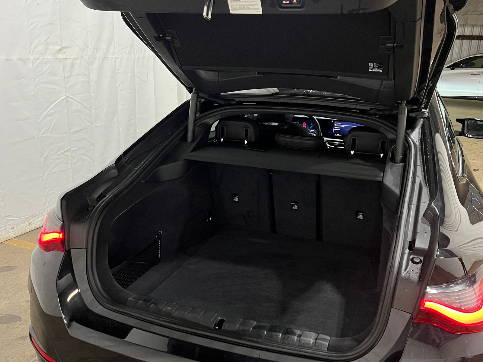 Thumbnail: 2023 BMW i4 - 6