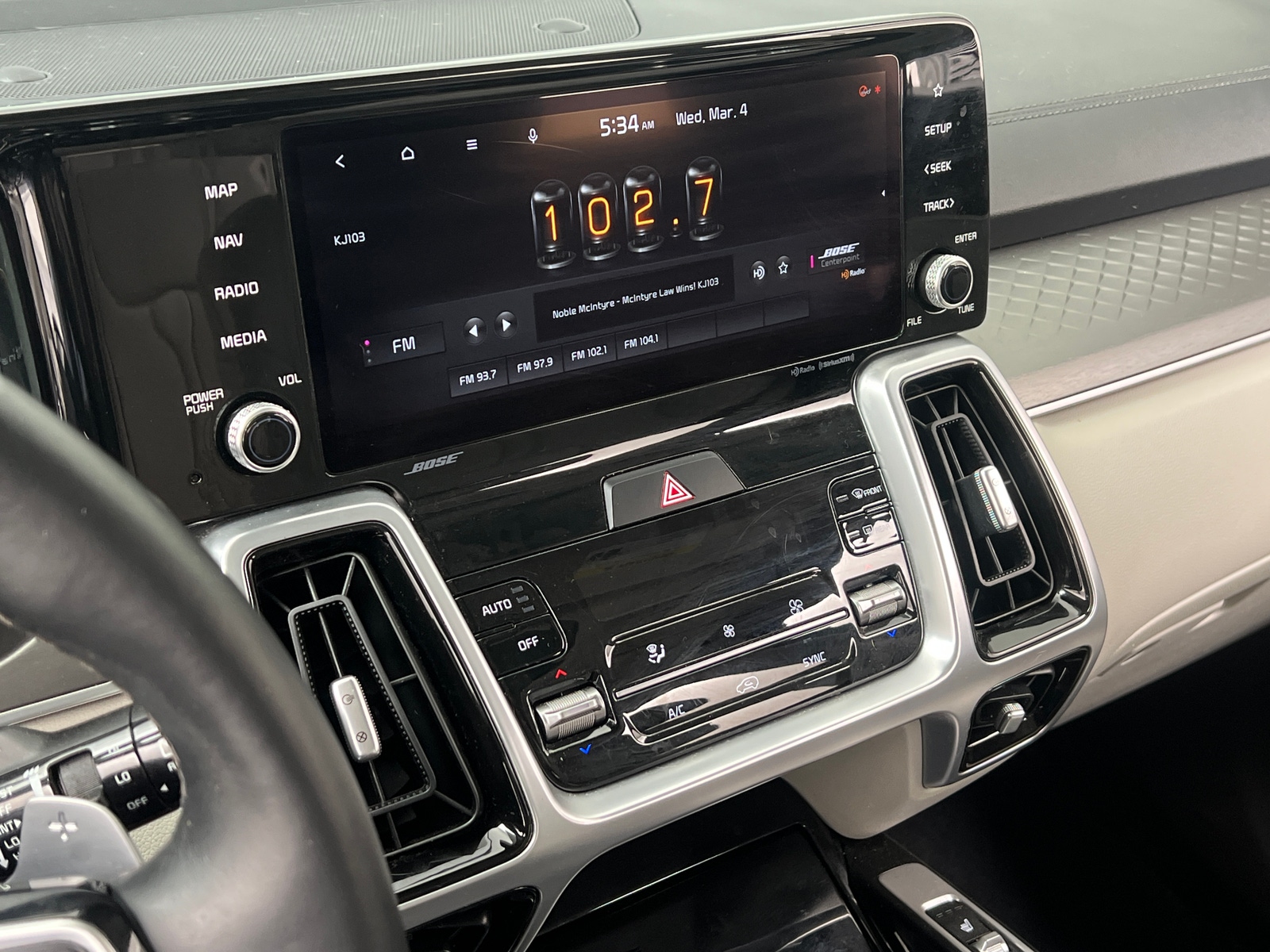 Thumbnail: 2022 Kia Sorento - 3