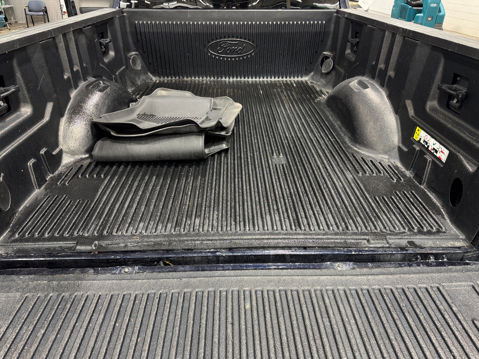 Thumbnail: 2022 Ford Econoline - 7