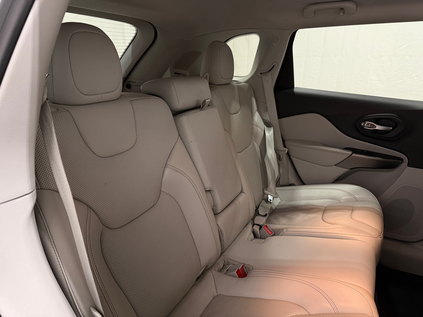 Thumbnail: 2020 Jeep Cherokee - 5