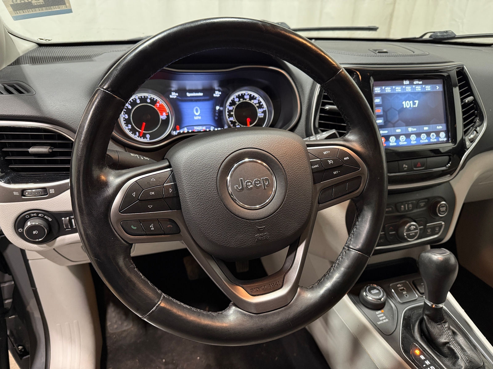 Thumbnail: 2020 Jeep Cherokee - 4