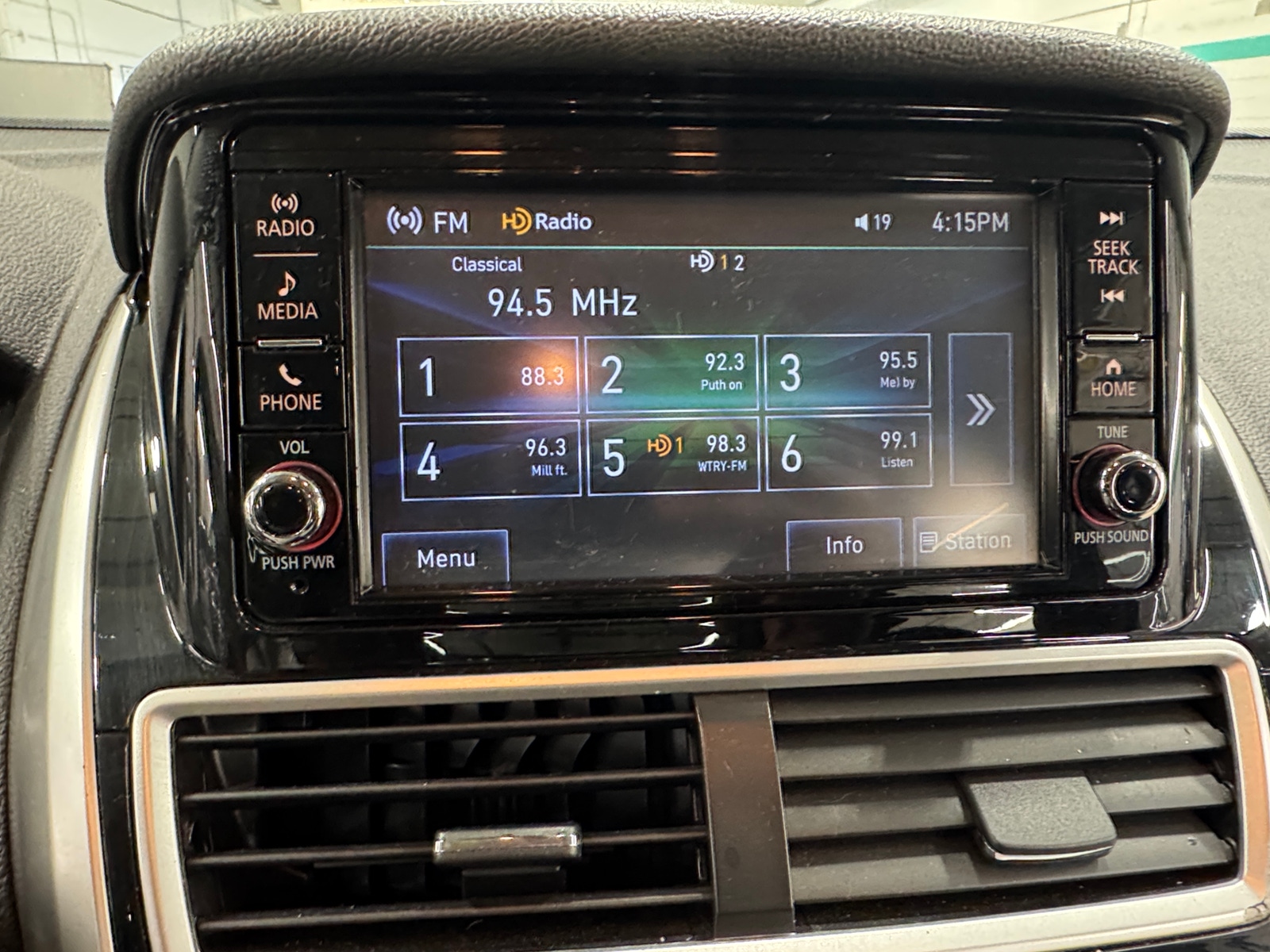 Thumbnail: 2018 Mitsubishi Eclipse Cross - 4