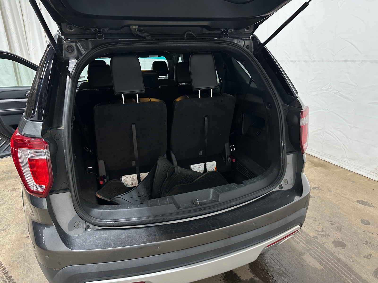 Thumbnail: 2016 Ford Explorer - 7