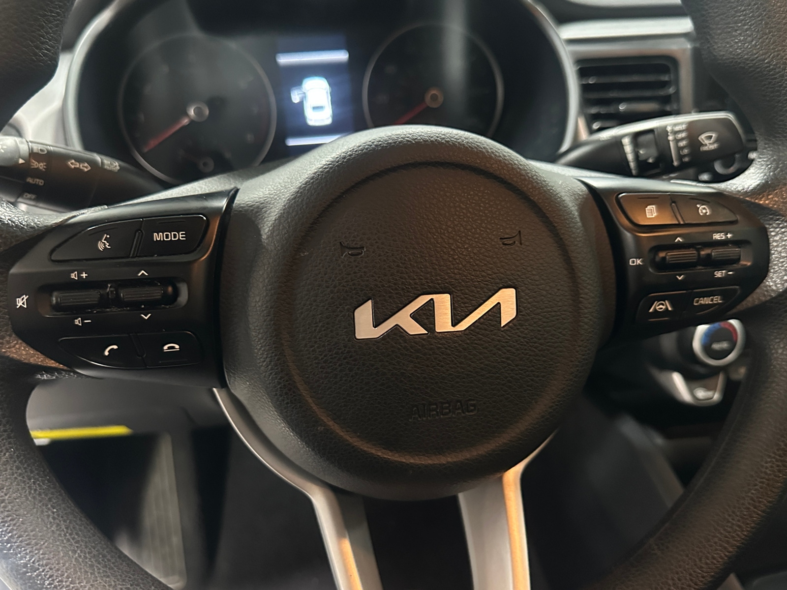 Thumbnail: 2023 Kia Rio - 5