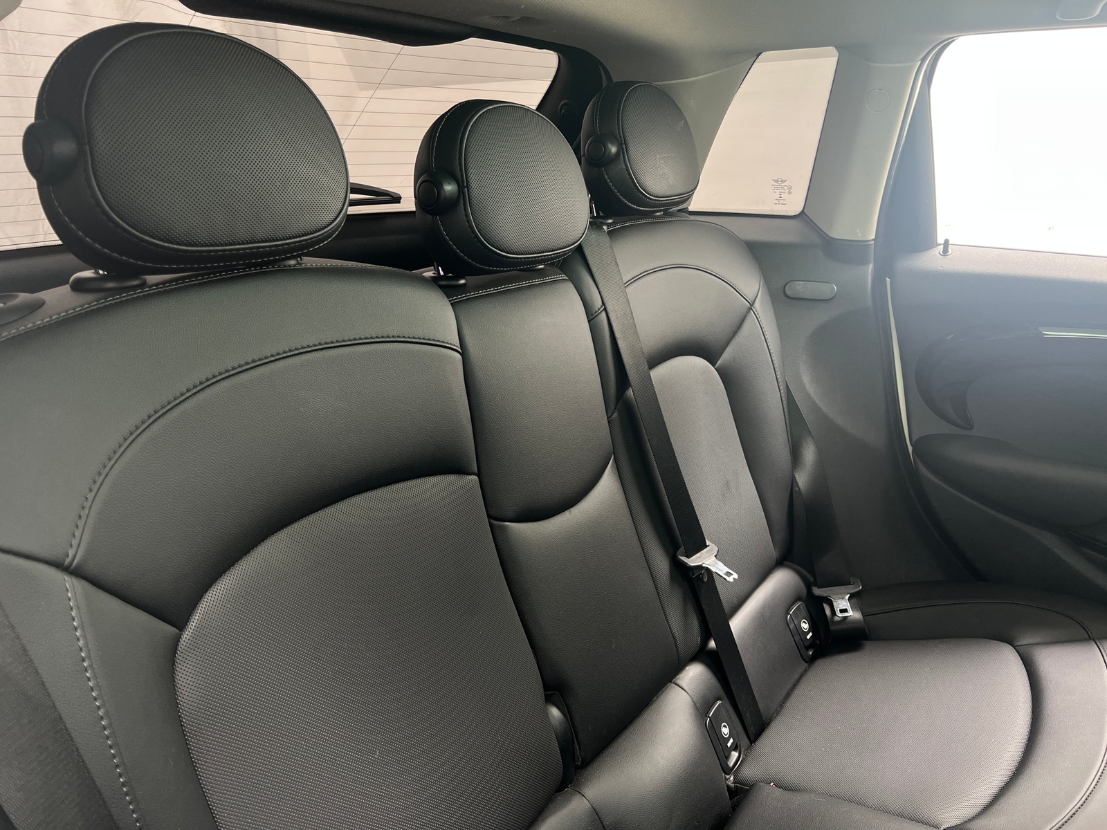 Thumbnail: 2016 MINI Cooper Hardtop - 5