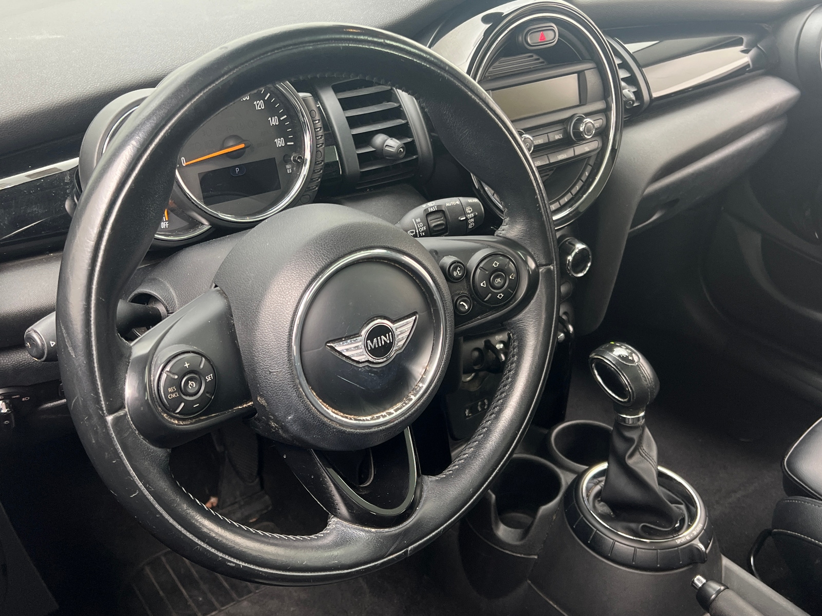 Thumbnail: 2016 MINI Cooper Hardtop - 4