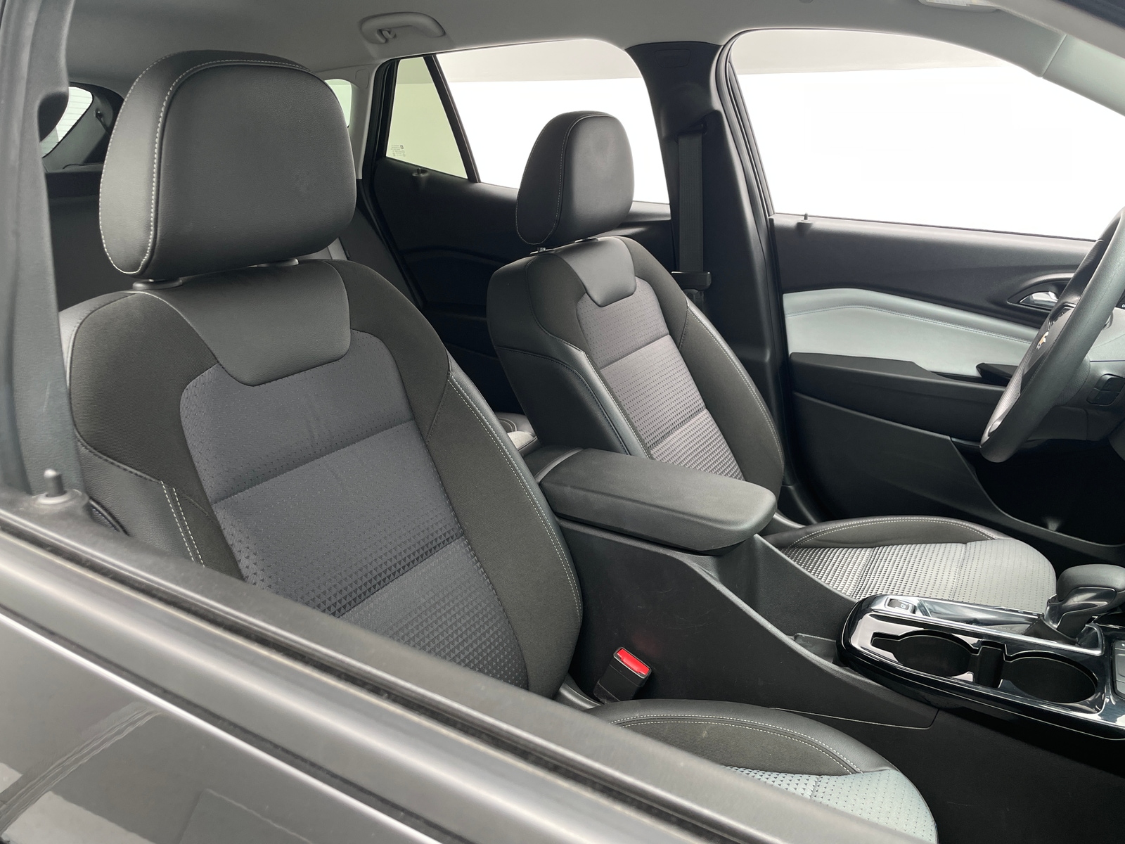 Thumbnail: 2025 Chevrolet Trax - 2