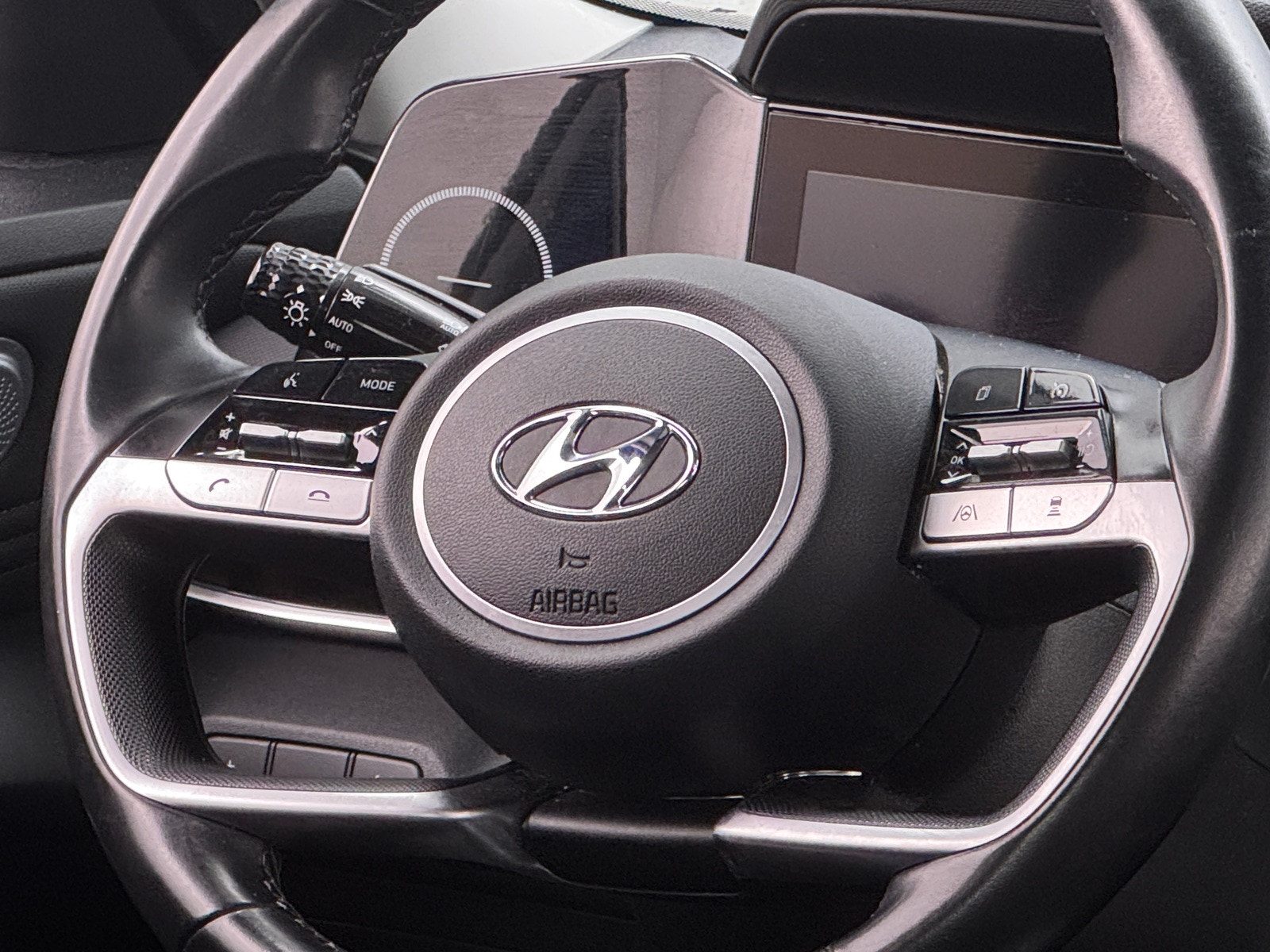 Thumbnail: 2023 Hyundai Elantra - 4