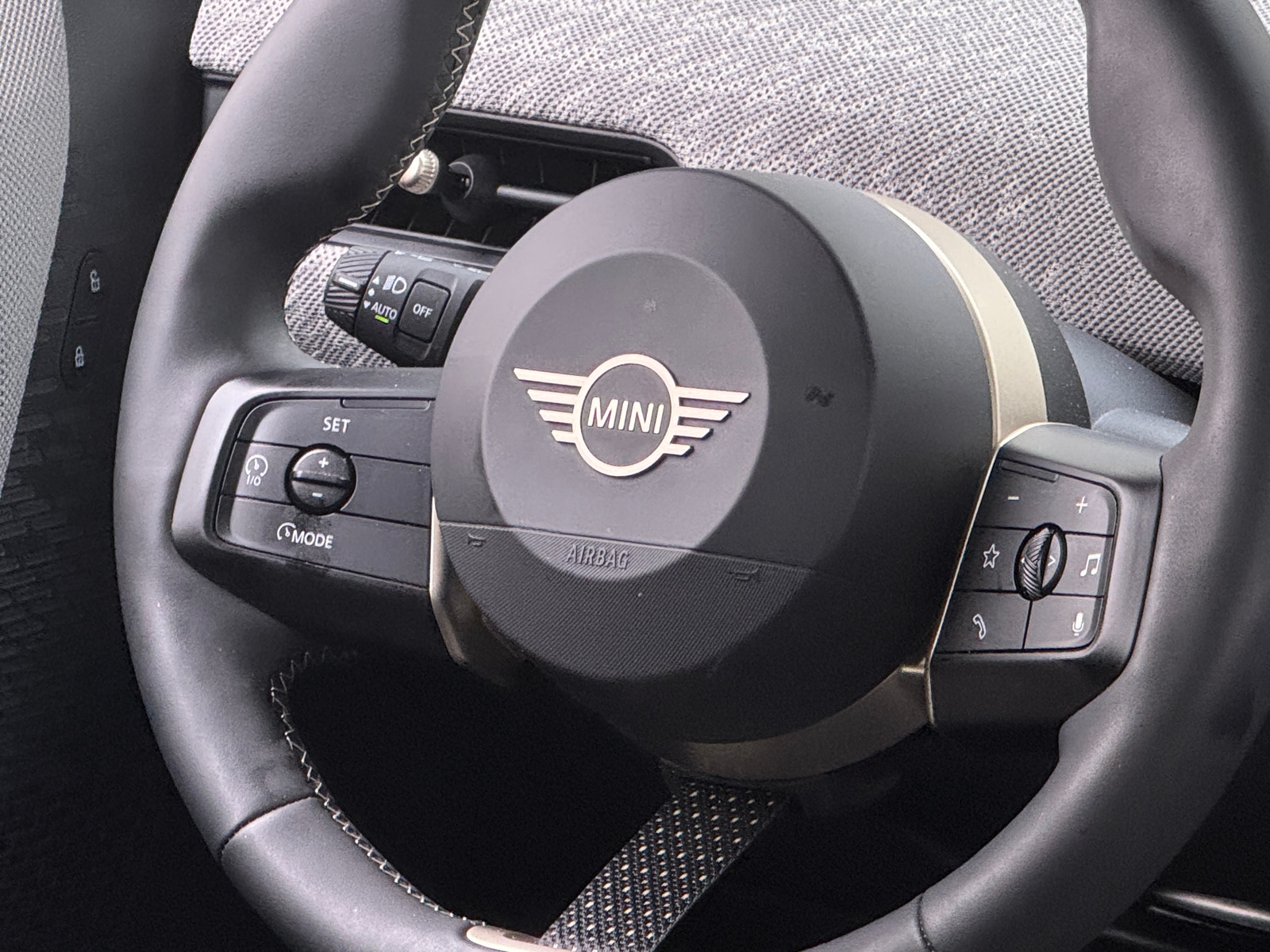 Thumbnail: 2025 MINI Cooper Hardtop - 4