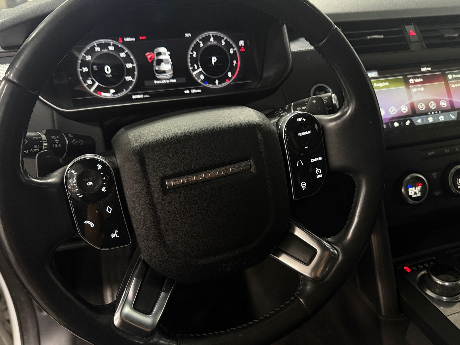 Thumbnail: 2020 Land Rover Discovery - 4