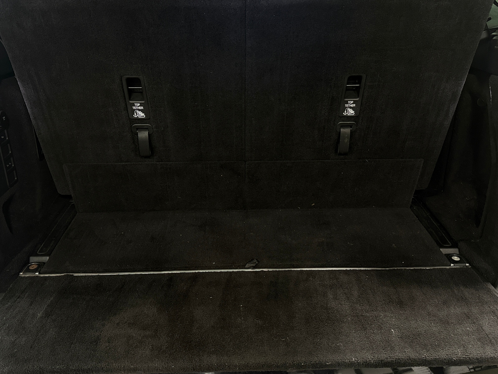 Thumbnail: 2020 Land Rover Discovery - 6