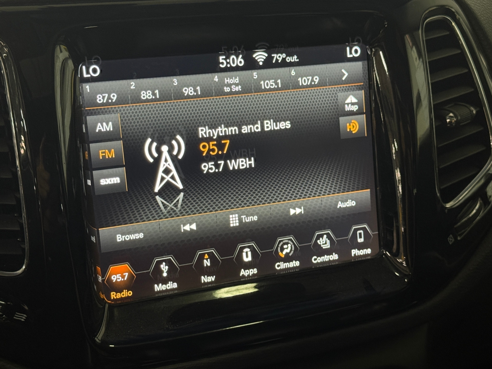 Thumbnail: 2018 Jeep Compass - 3