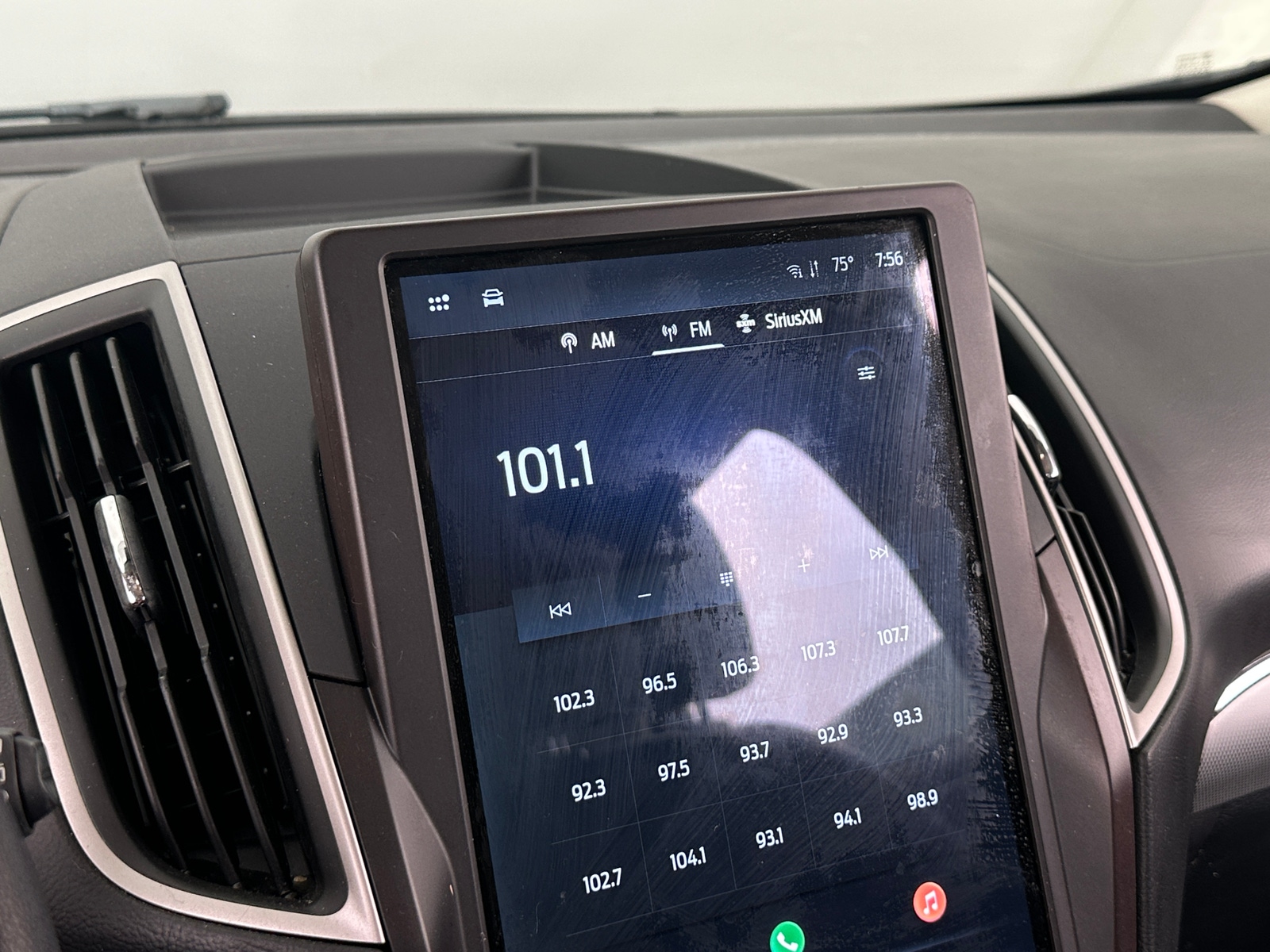 Thumbnail: 2021 Ford Edge - 3