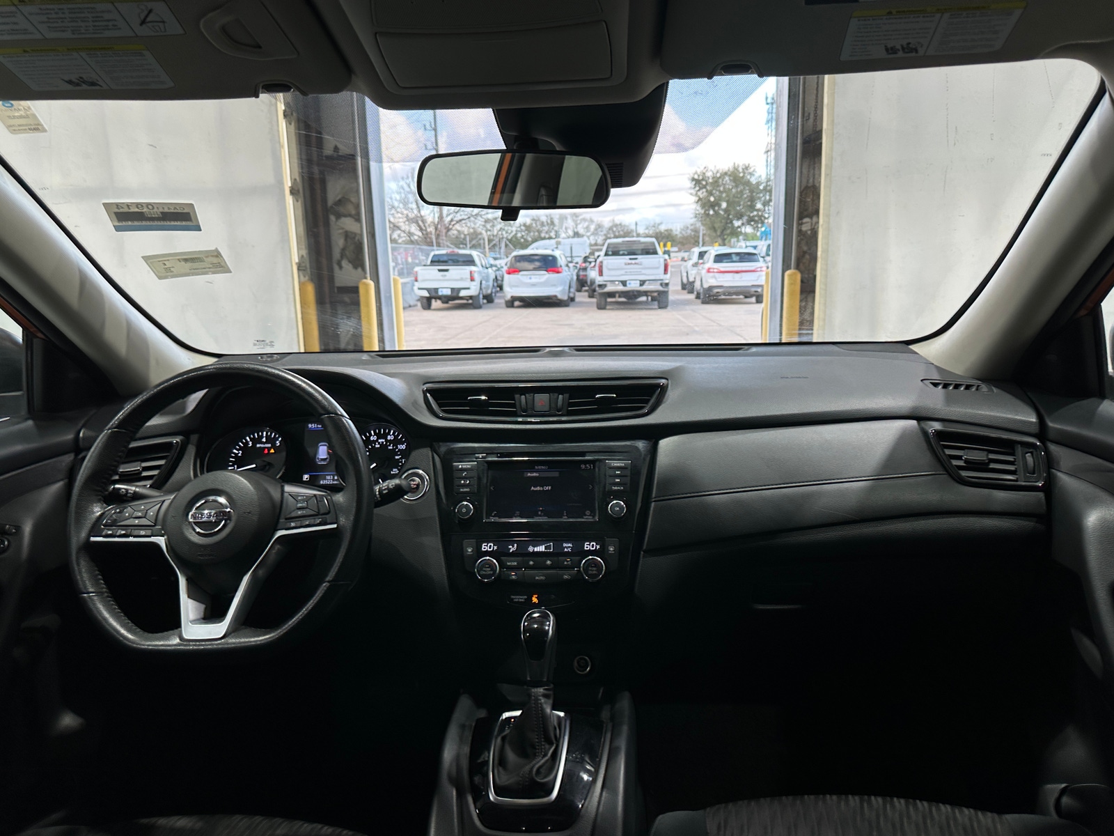 Thumbnail: 2019 Nissan Rogue - 3