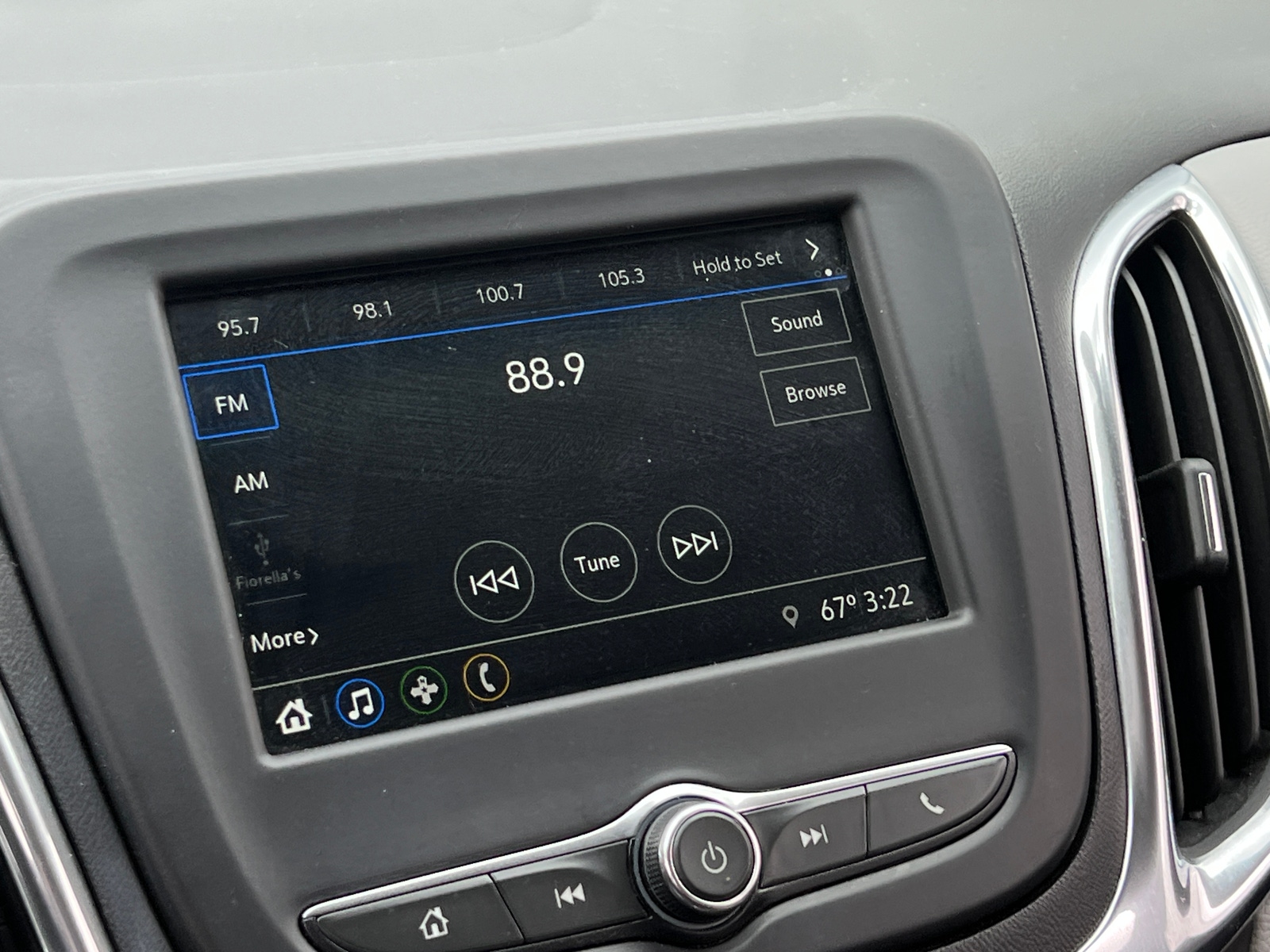 Thumbnail: 2019 Chevrolet Equinox - 4