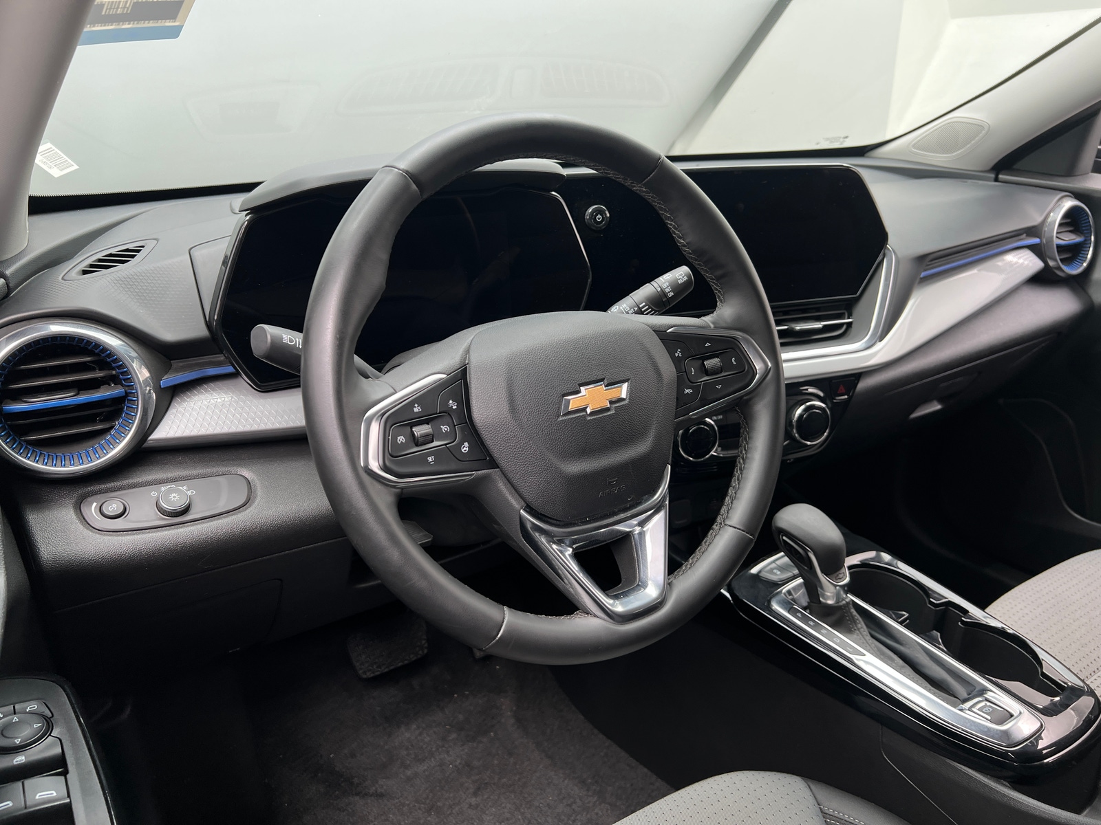 Thumbnail: 2025 Chevrolet Trax - 5