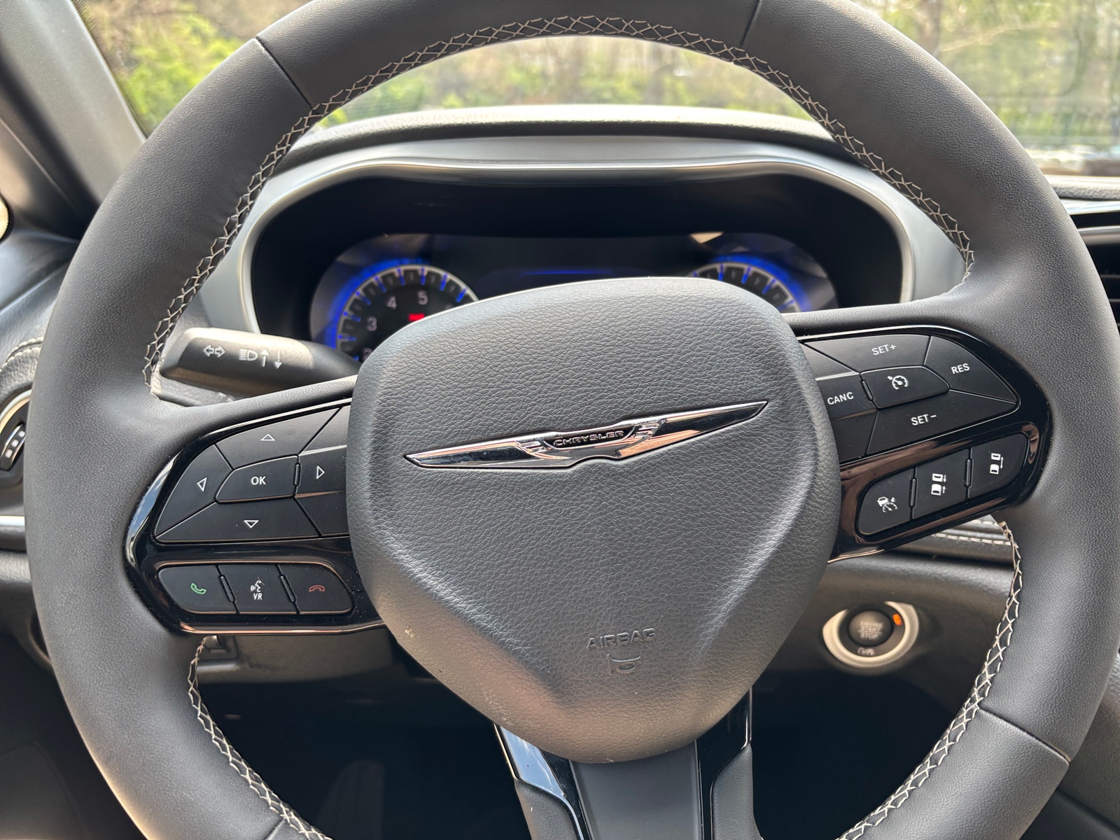 Thumbnail: 2025 Chrysler Pacifica - 4