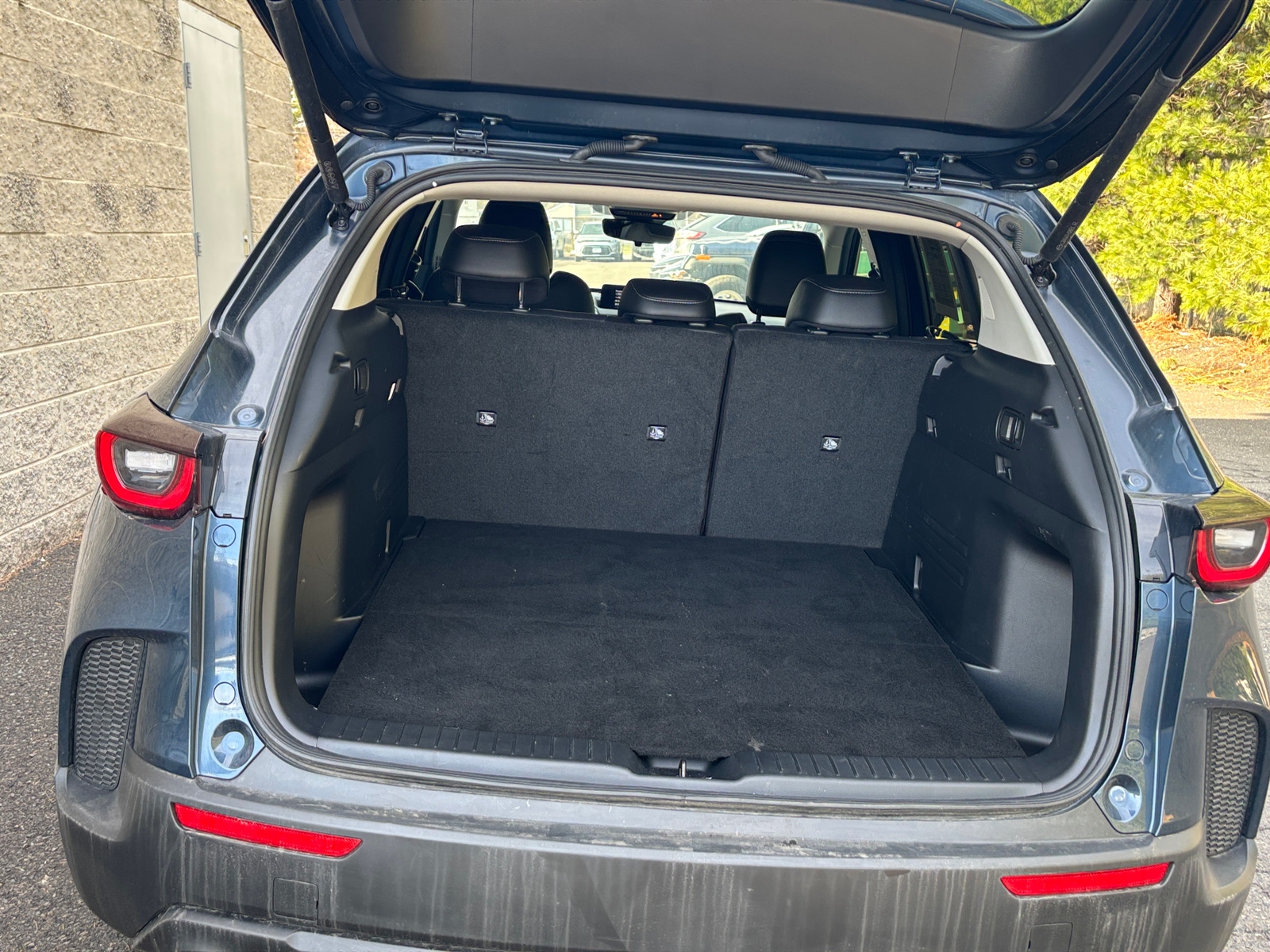 Thumbnail: 2025 Mazda CX-50 - 6