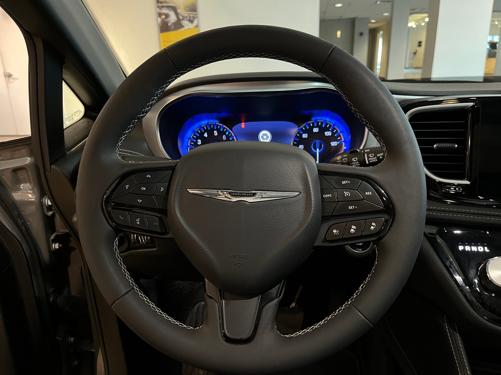 Thumbnail: 2025 Chrysler Pacifica - 5