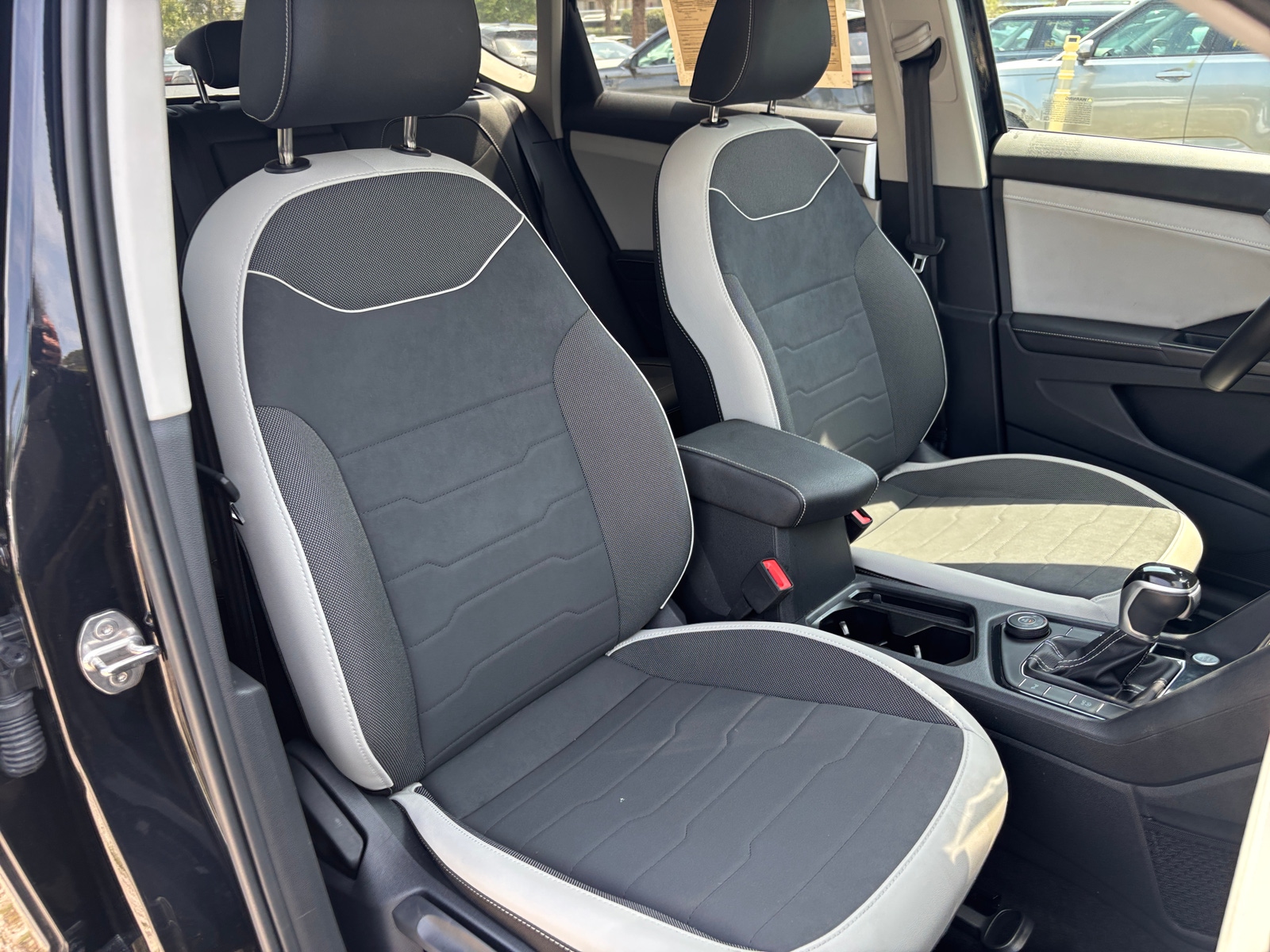 Thumbnail: 2025 Volkswagen Taos - 2