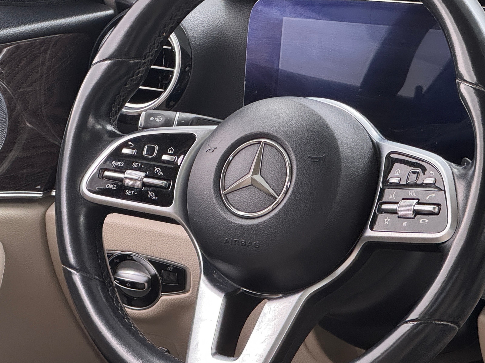 Thumbnail: 2020 Mercedes-Benz E-Class - 4