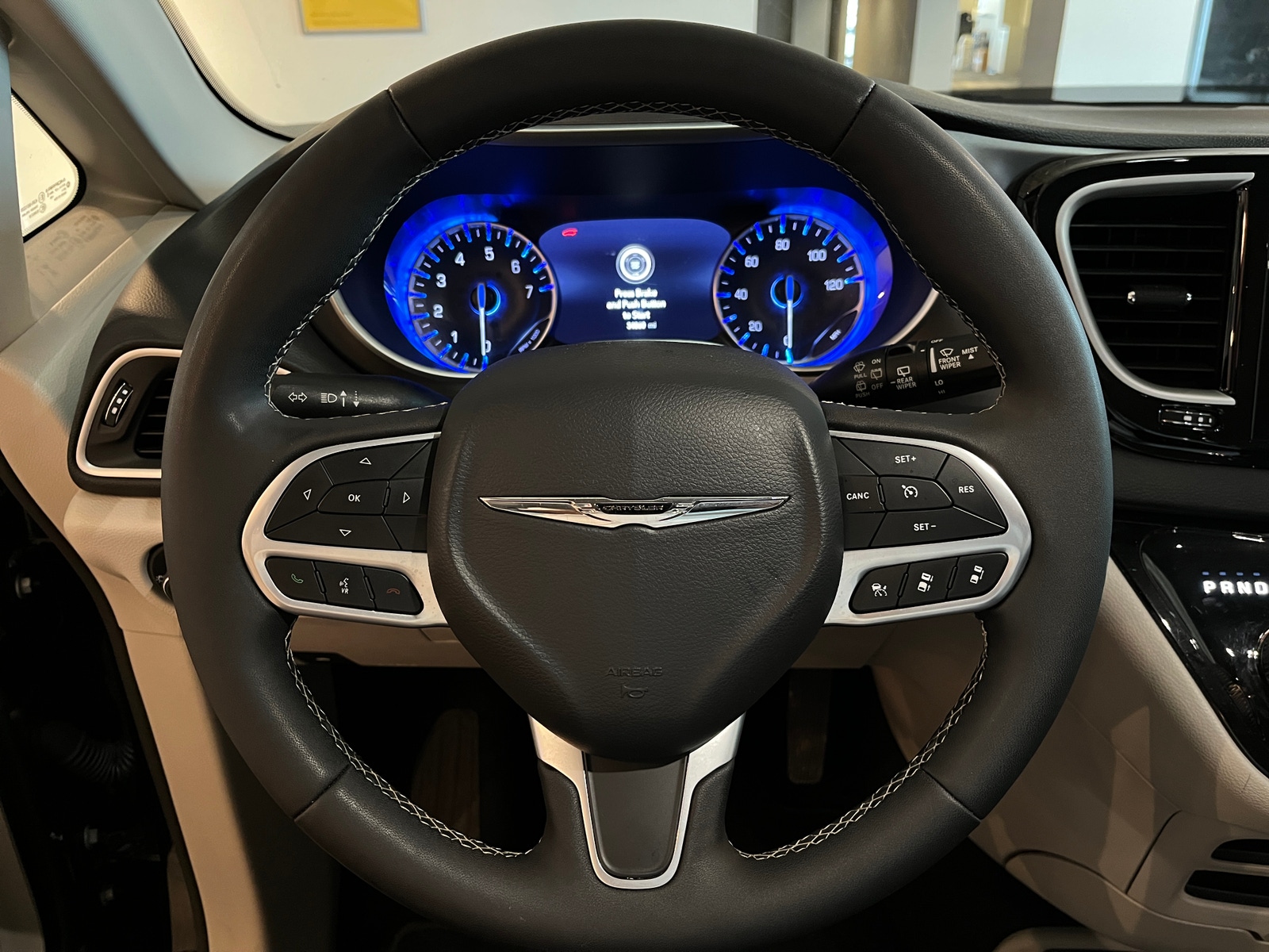 Thumbnail: 2024 Chrysler Pacifica - 5