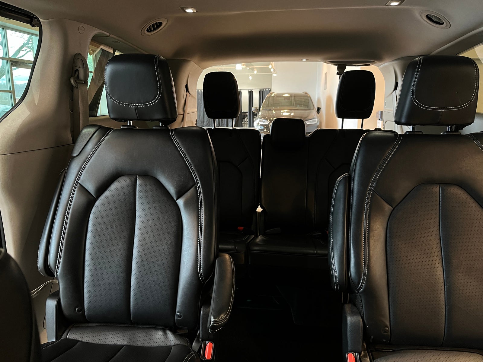 Thumbnail: 2024 Chrysler Pacifica - 6