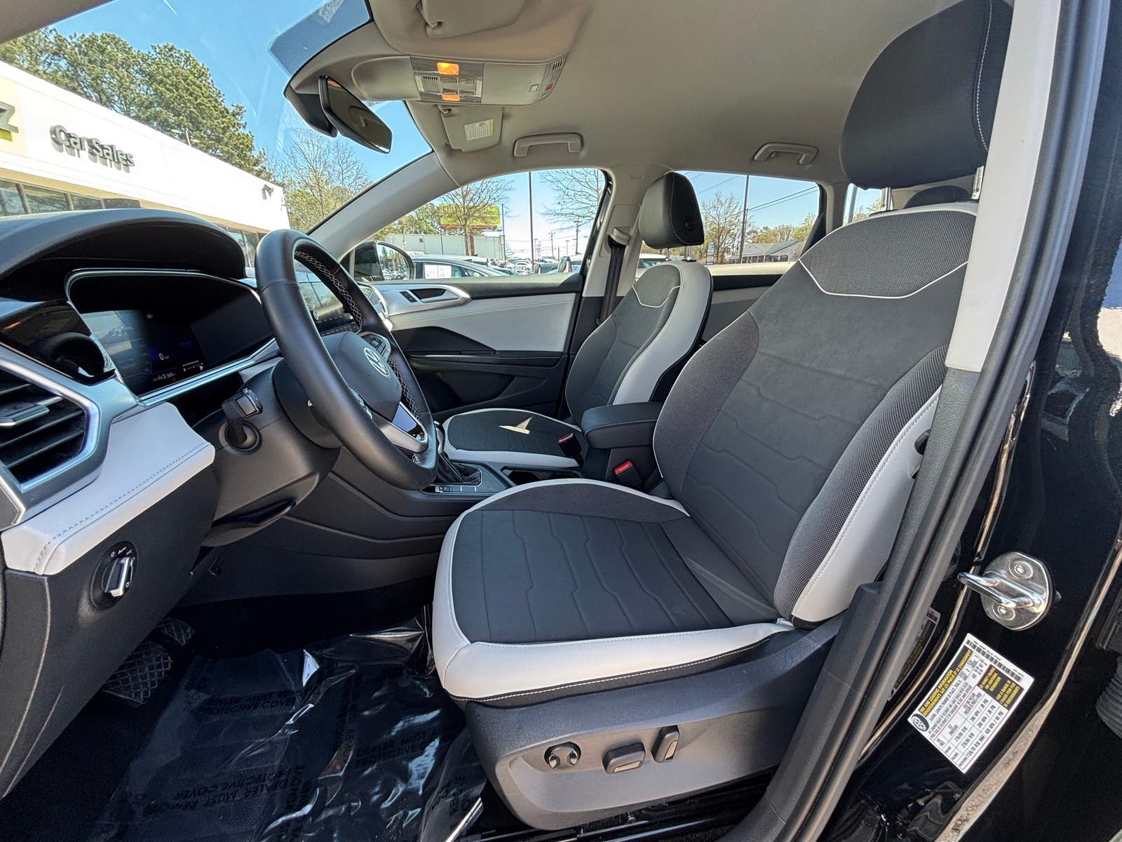 Thumbnail: 2025 Volkswagen Taos - 2