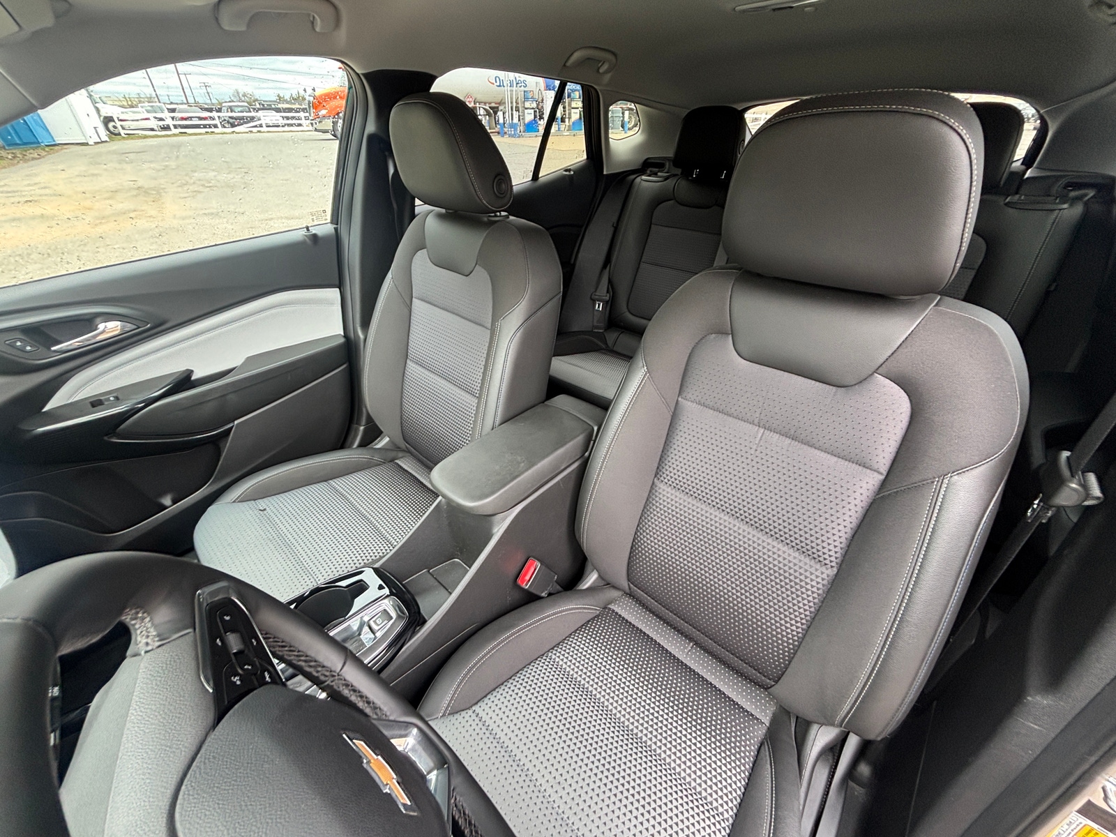 Thumbnail: 2025 Chevrolet Trax - 2