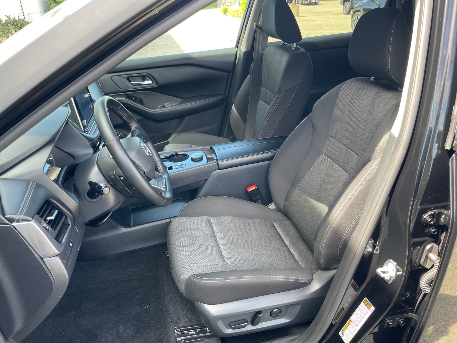 Thumbnail: 2025 Nissan Rogue - 2