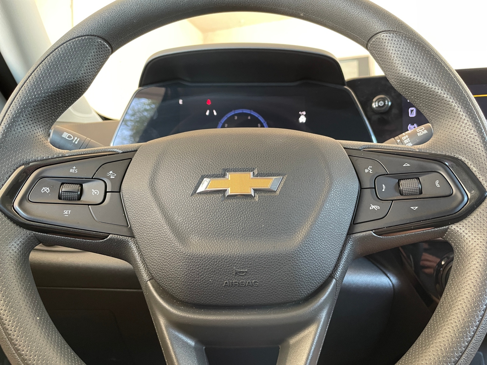 Thumbnail: 2025 Chevrolet Trax - 5