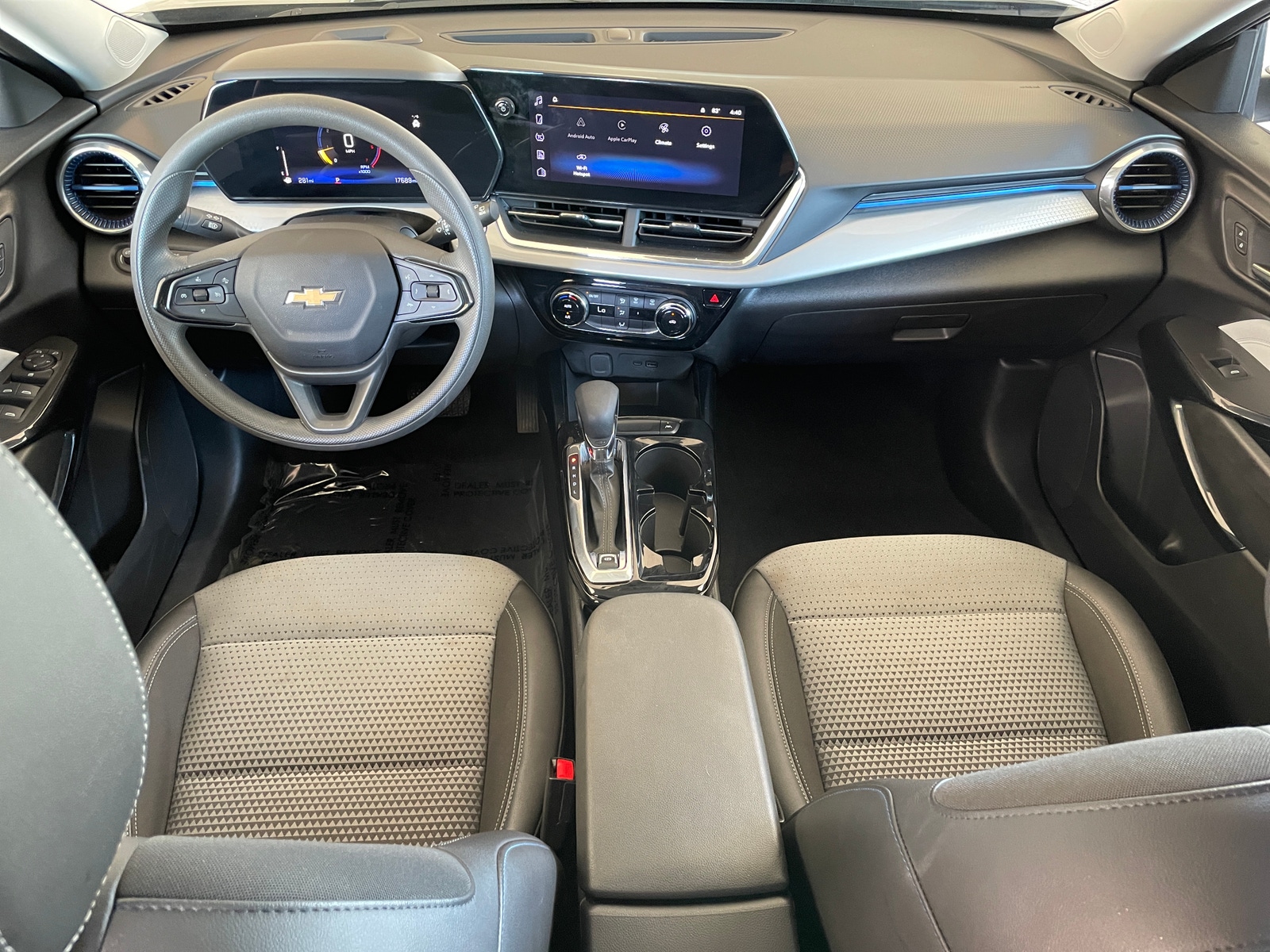 Thumbnail: 2025 Chevrolet Trax - 3