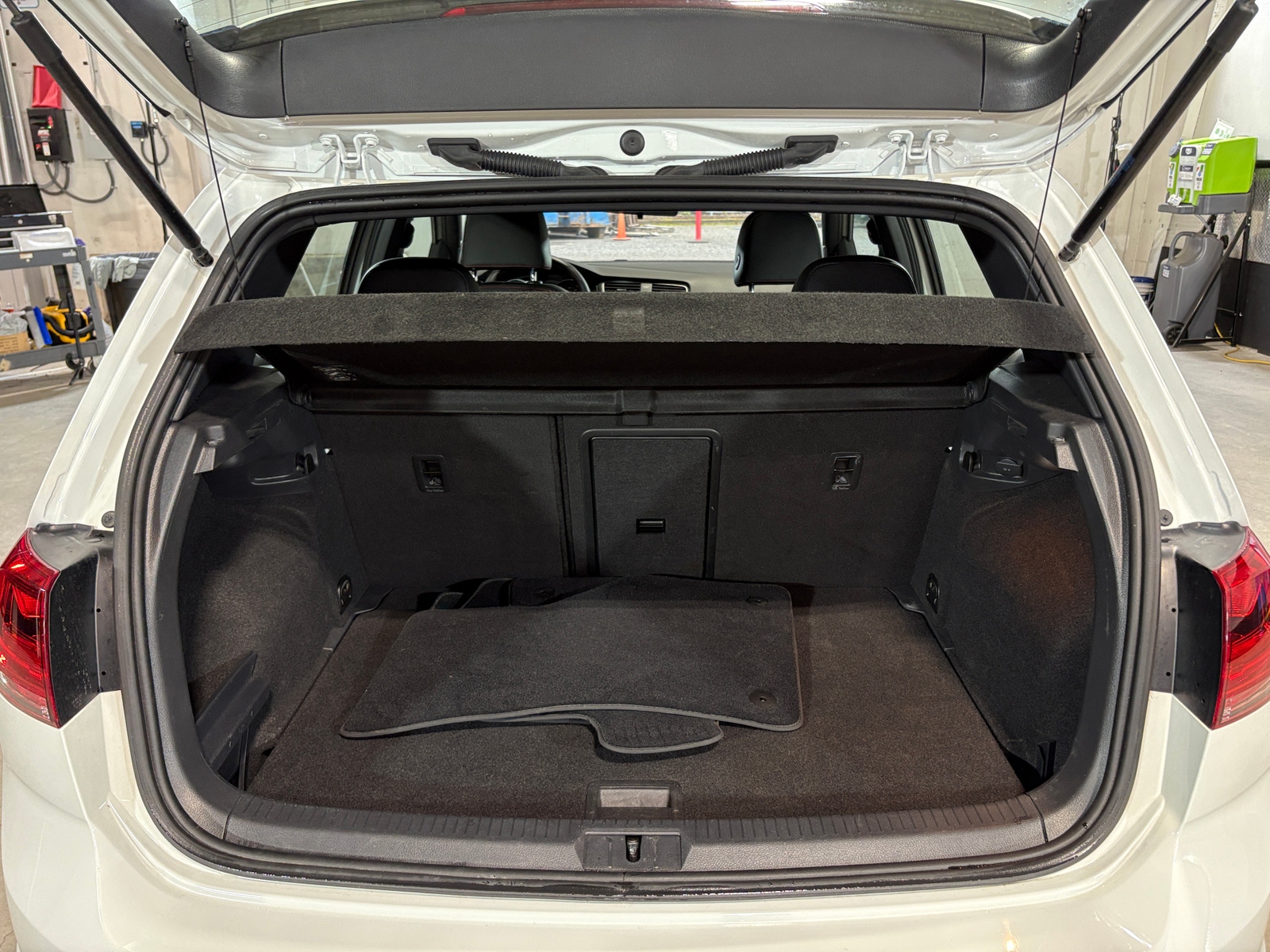 Thumbnail: 2017 Volkswagen Golf - 7