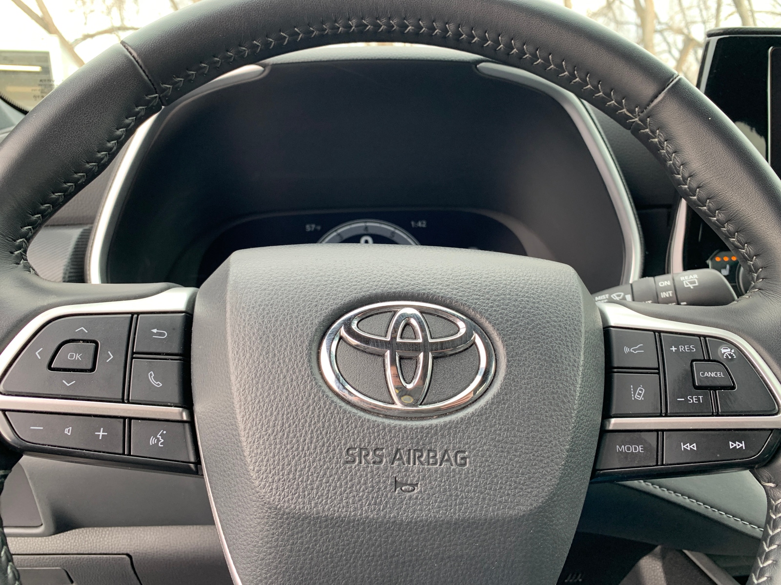 Thumbnail: 2025 Toyota Highlander - 4