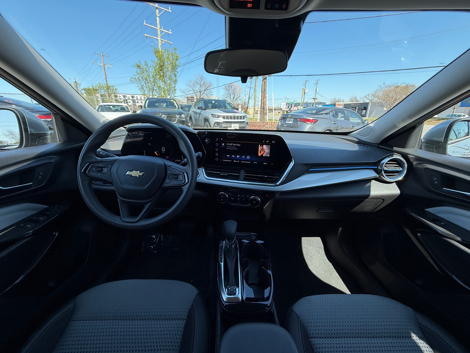 Thumbnail: 2025 Chevrolet Trax - 3